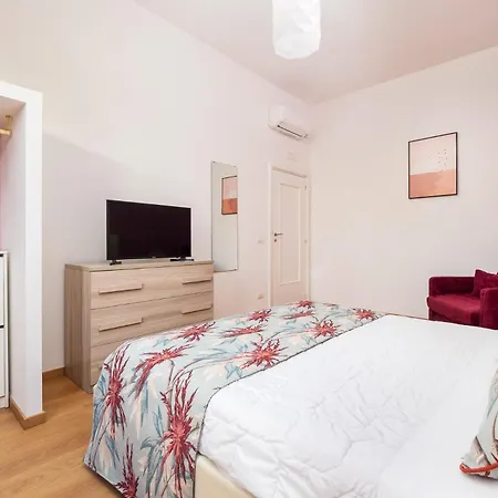 Smart - Center Apartment